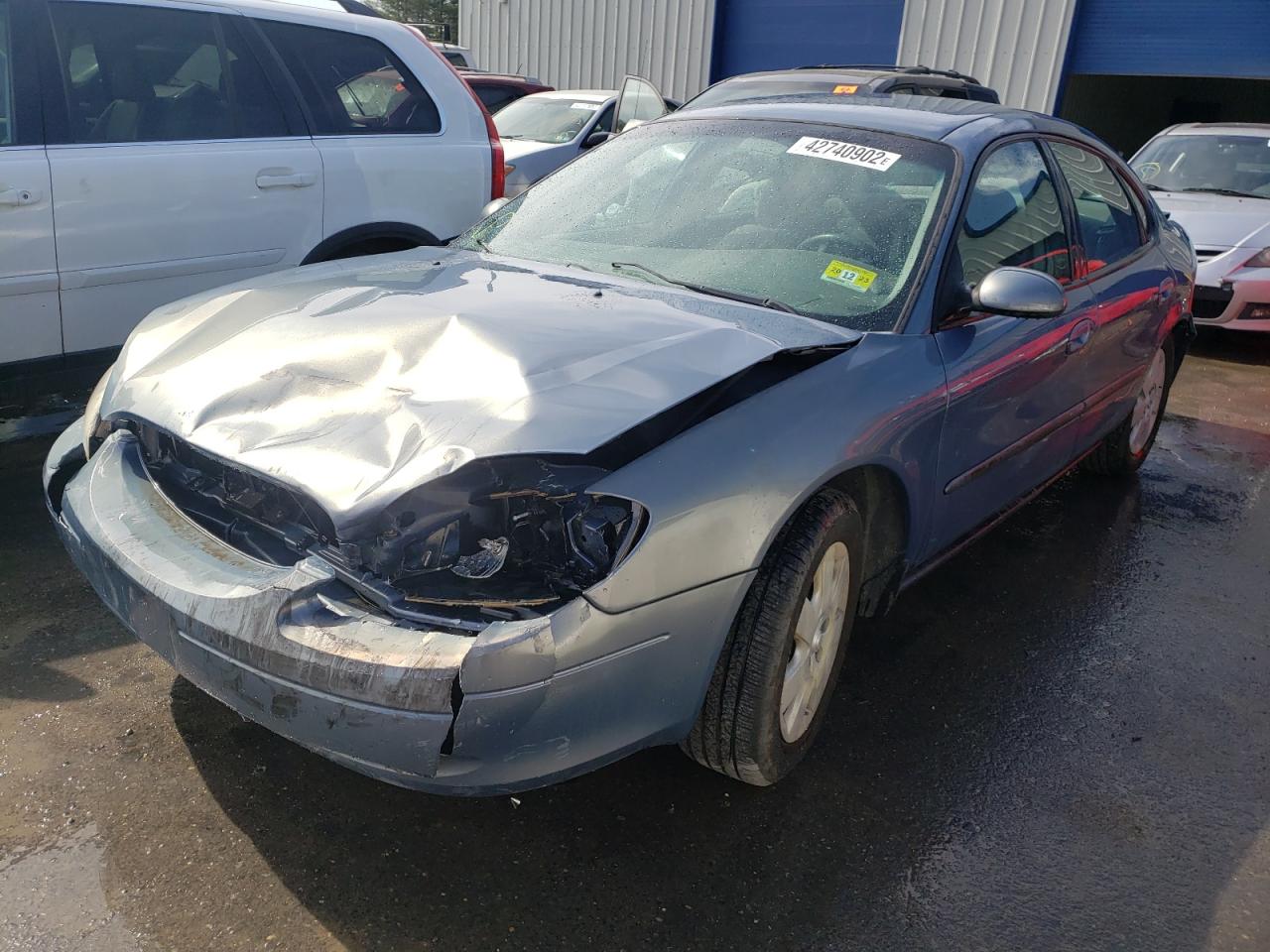 Photo 2 from auction – 2000 FORD TAURUS SE with VIN 1FAFP53U3YA241404