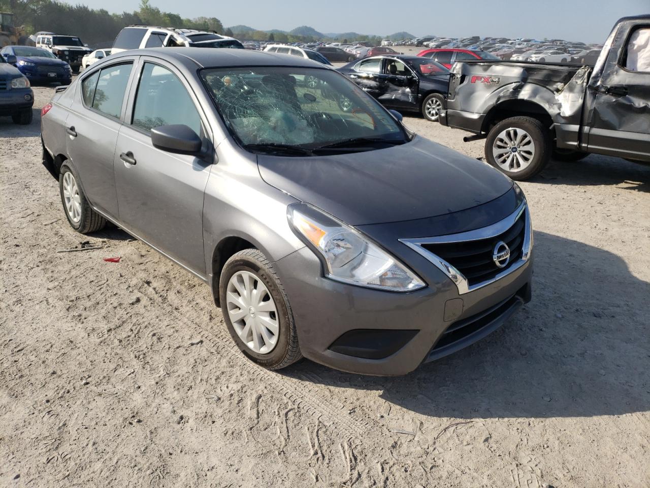 Photo 1 from auction – 2017 NISSAN VERSA S with VIN 3N1CN7AP5HL905760