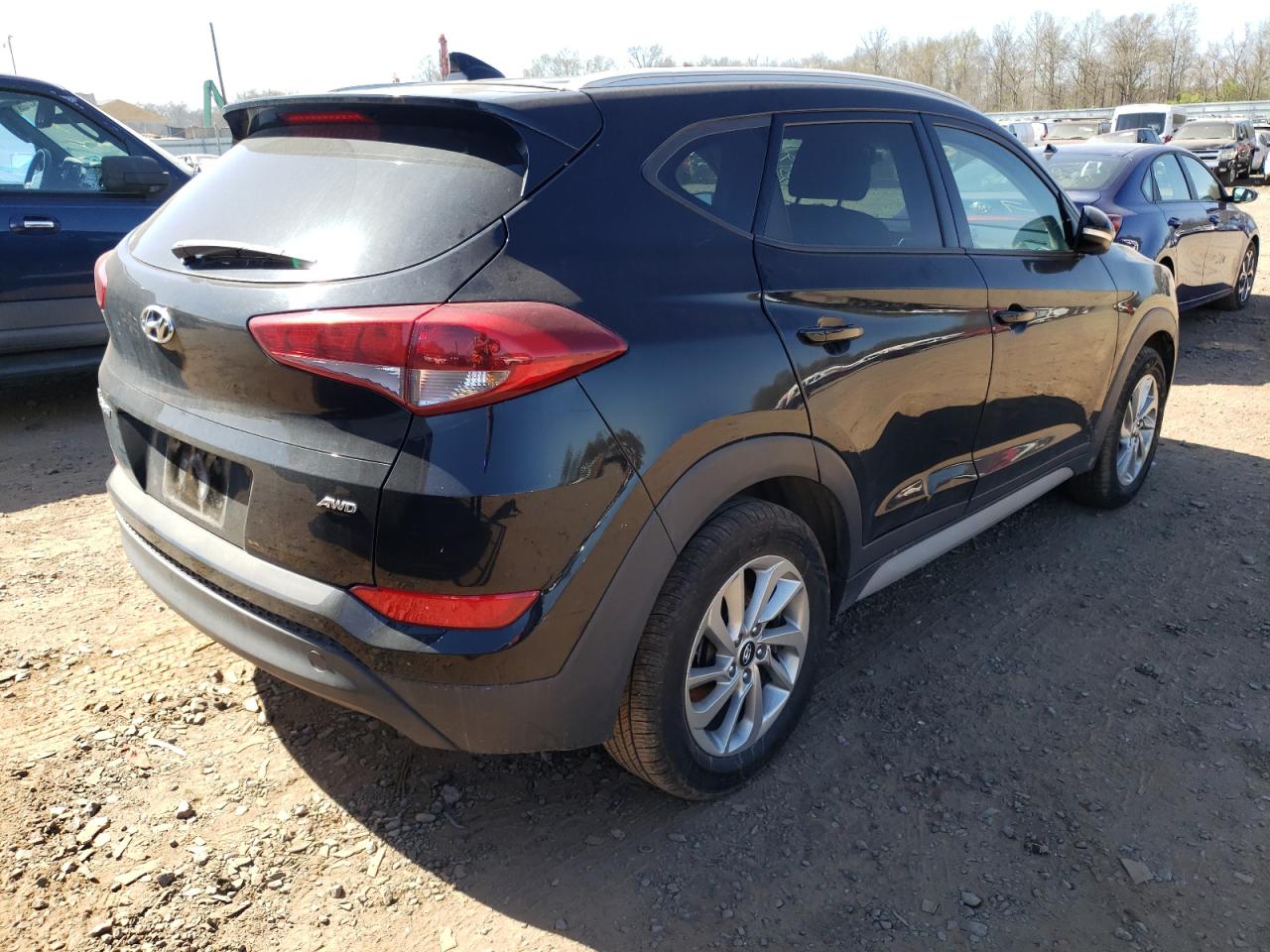 Photo 4 from auction – 2017 HYUNDAI TUCSON LIM with VIN KM8J3CA41HU546661