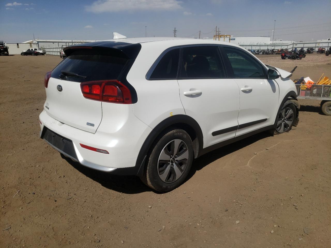 Photo 4 from auction – 2017 KIA NIRO FE with VIN KNDCB3LC2H5052369