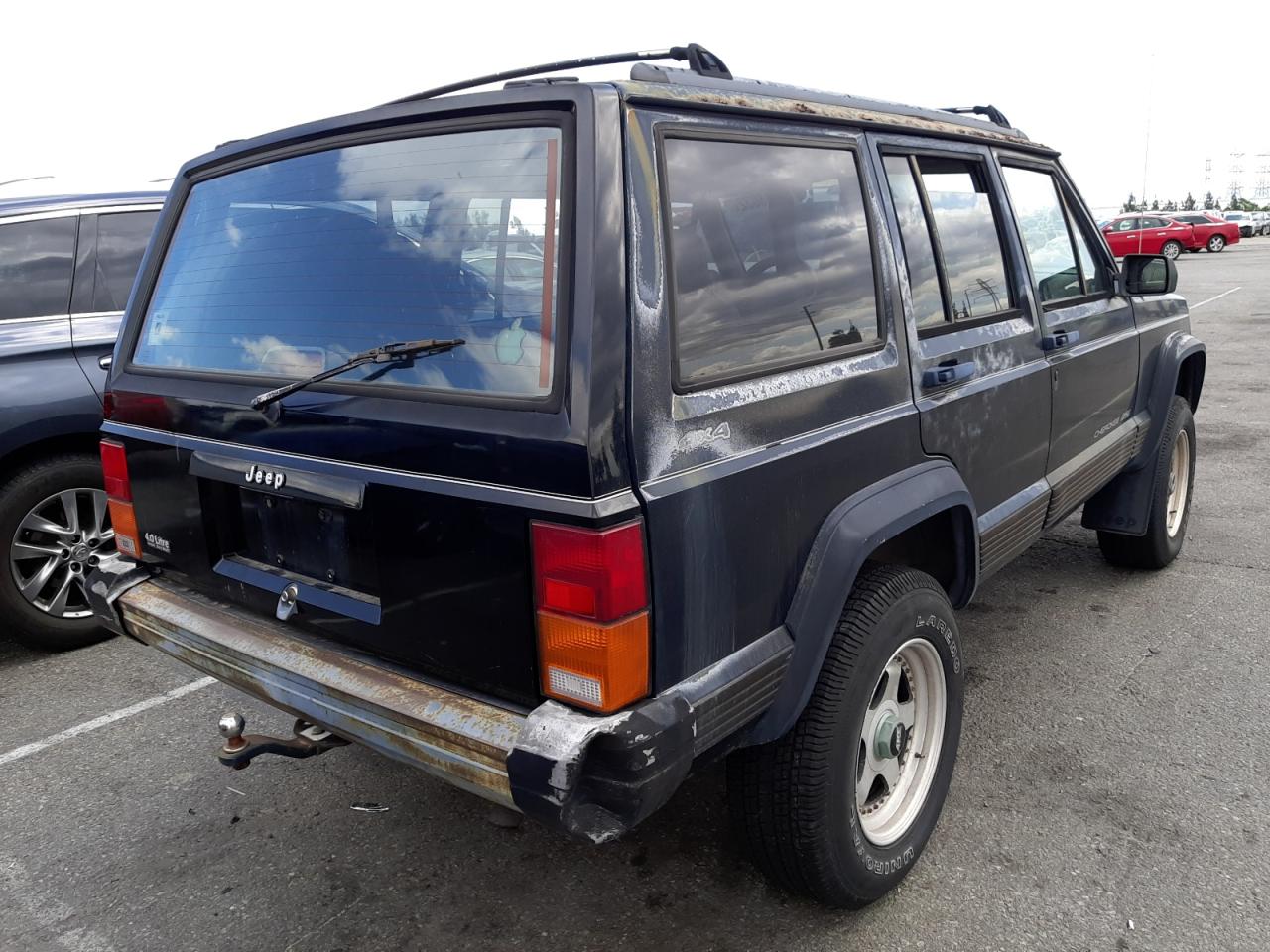 Photo 4 from auction – 1996 JEEP CHEROKEE with VIN 1J4FJ68S6TL301952