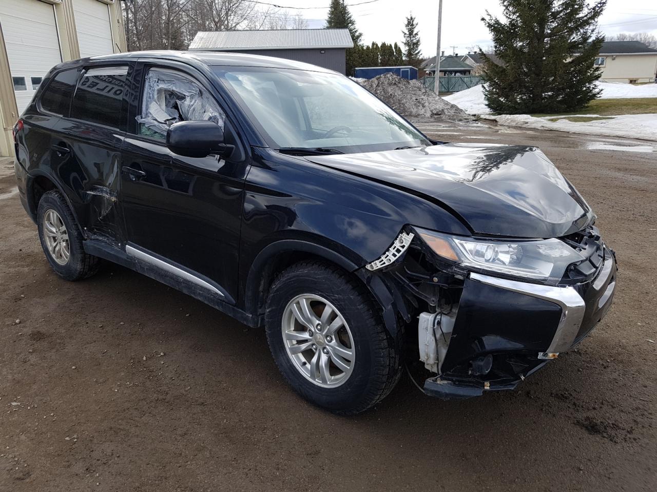 MITSUBISHI OUTLANDER 2016 with VIN JA4AZ2A35GZ611642 - Photo from auction