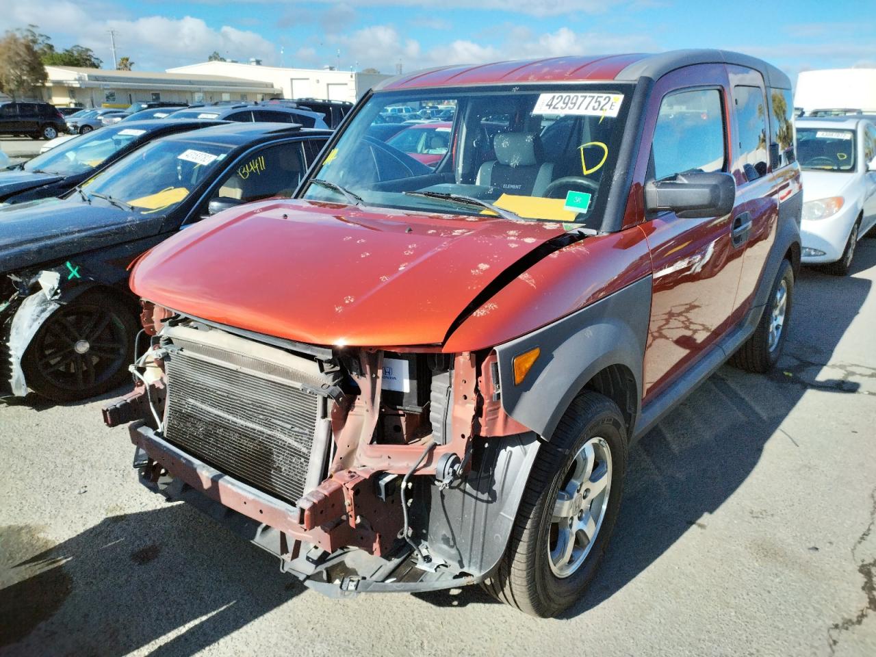 Photo 2 from auction – 2005 HONDA ELEMENT with VIN 5J6YH18335L011669