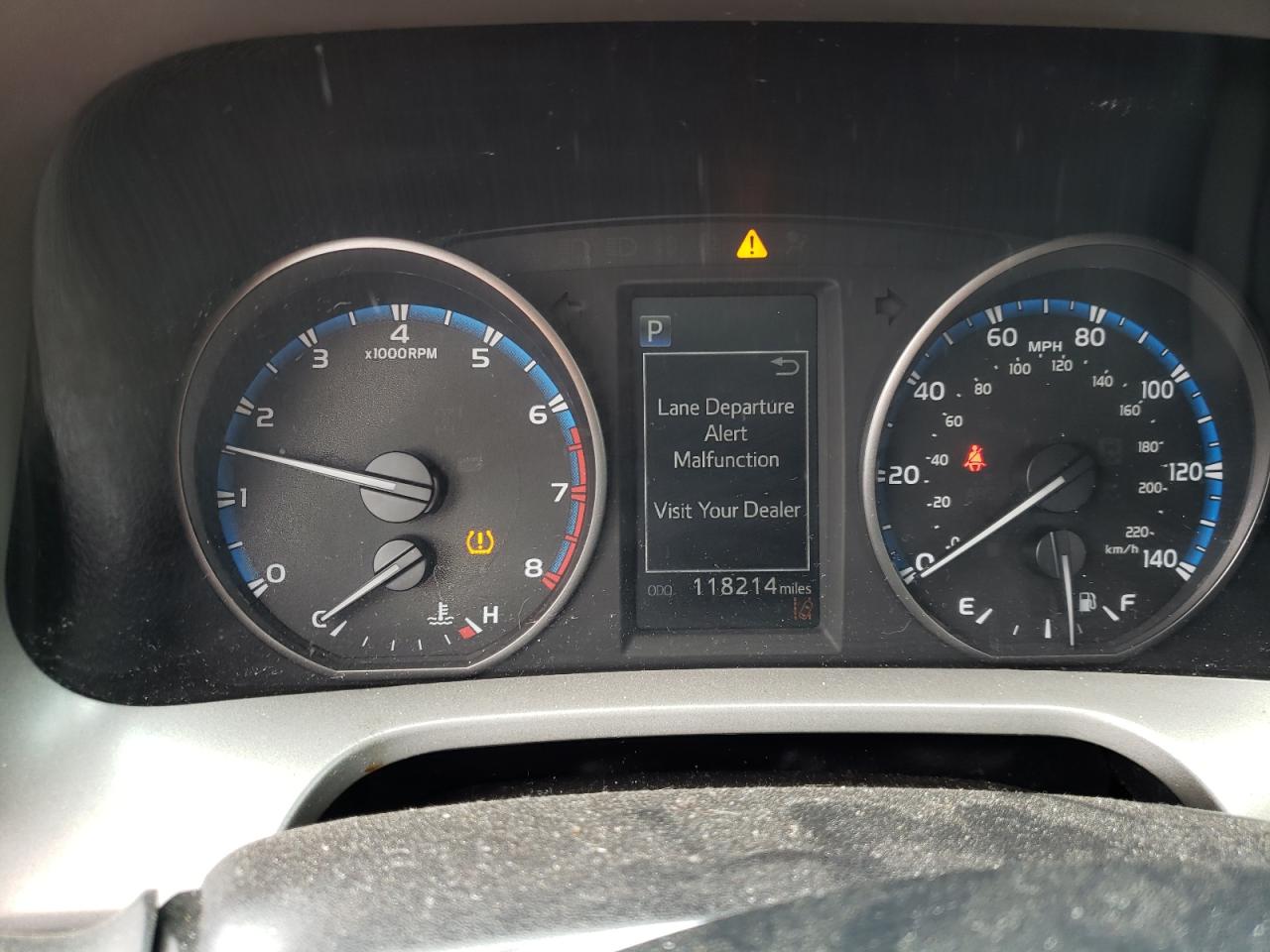 Photo 8 from auction – 2017 TOYOTA RAV4 XLE with VIN 2T3WFREV0HW369398