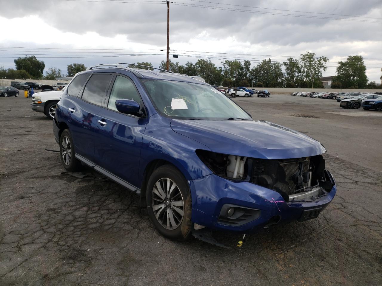 NISSAN PATHFINDER 2018 with VIN 5N1DR2MN4JC603697 - Photo from auction