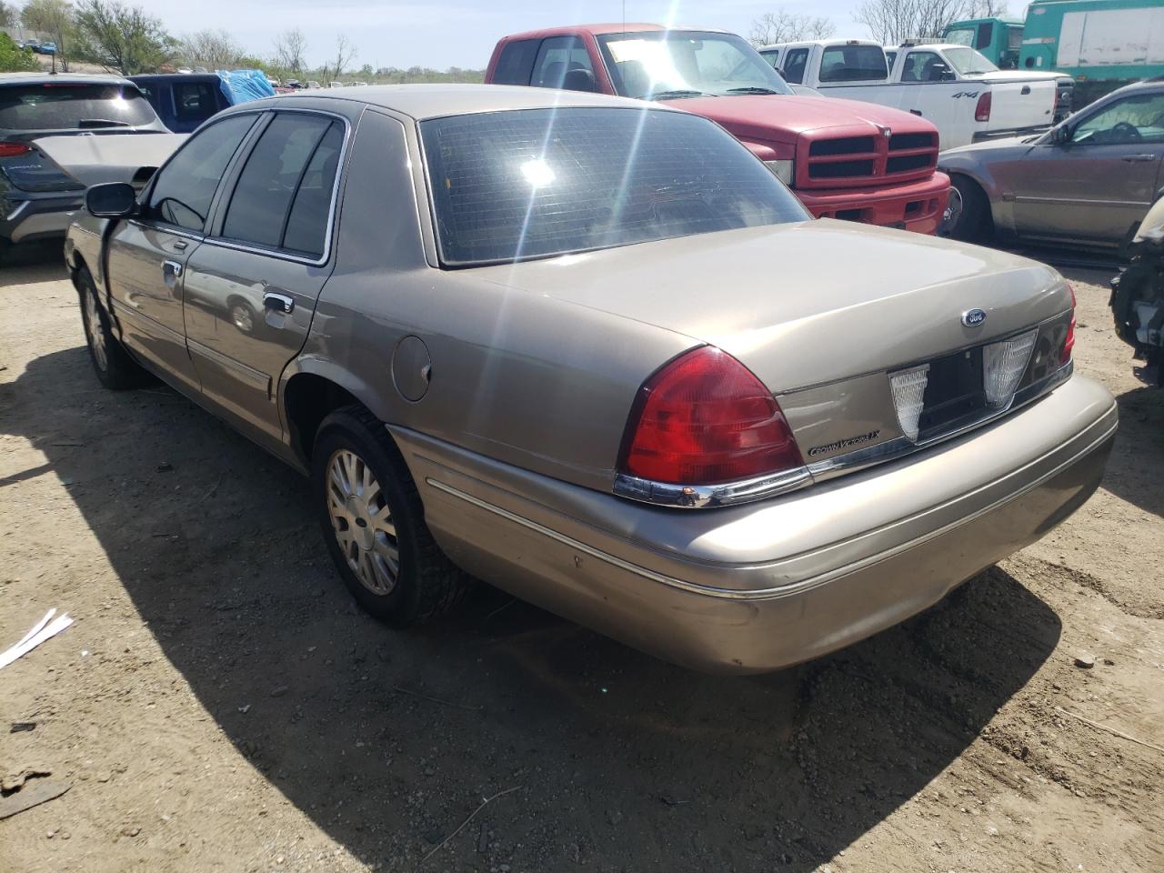 Photo 3 from auction – 2004 FORD CROWN VICT with VIN 2FAHP74W04X140049