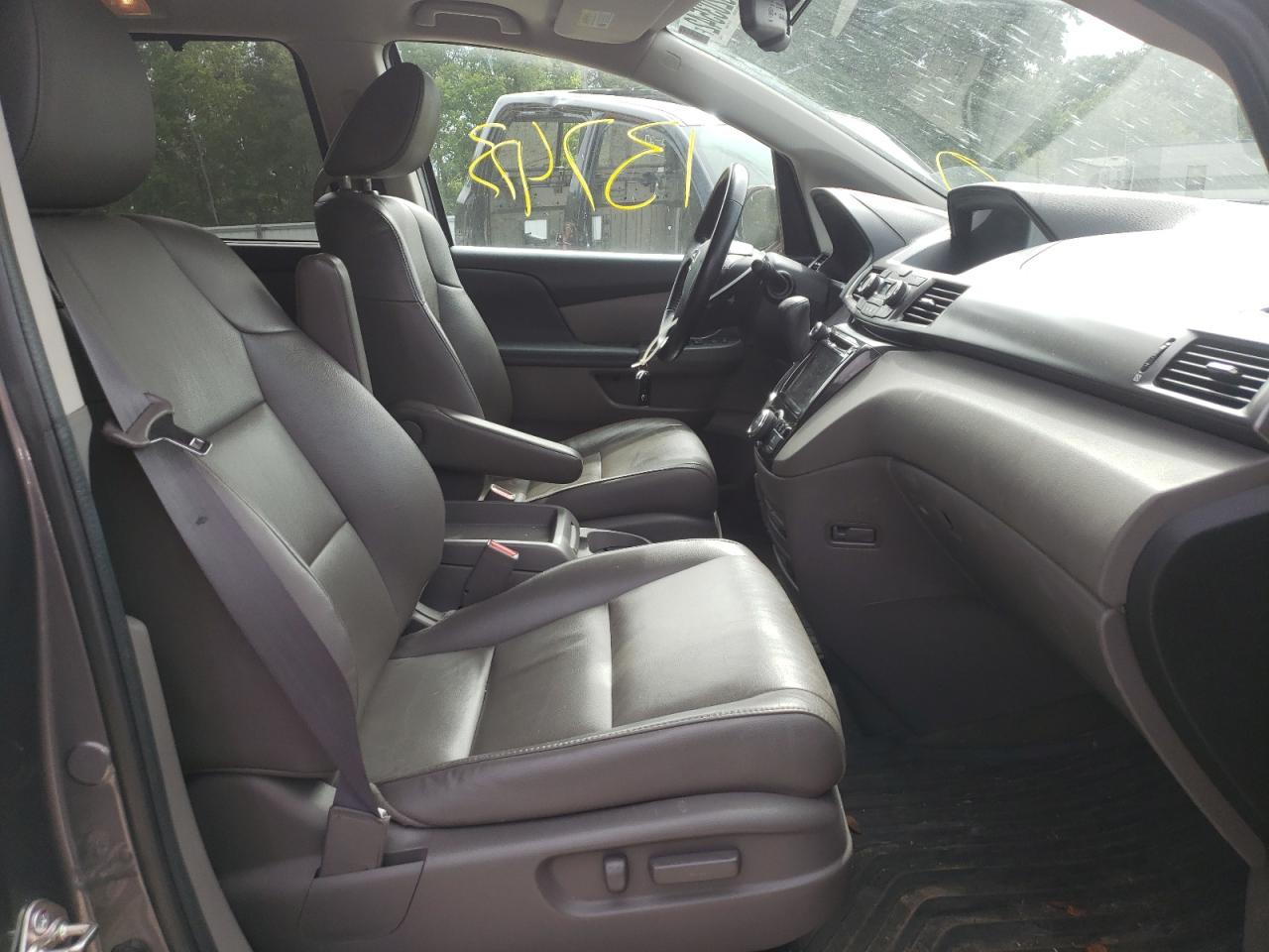 Photo 5 from auction – 2015 HONDA ODYSSEY TO with VIN 5FNRL5H99FB084635