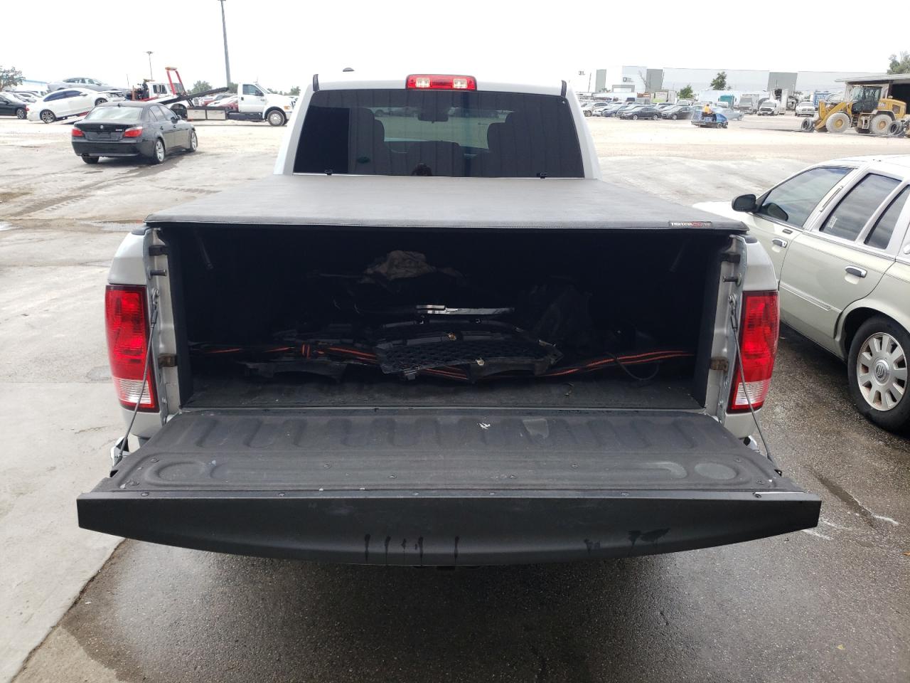 Photo 9 from auction – 2018 RAM 1500 ST with VIN 1C6RR6FT7JS208035