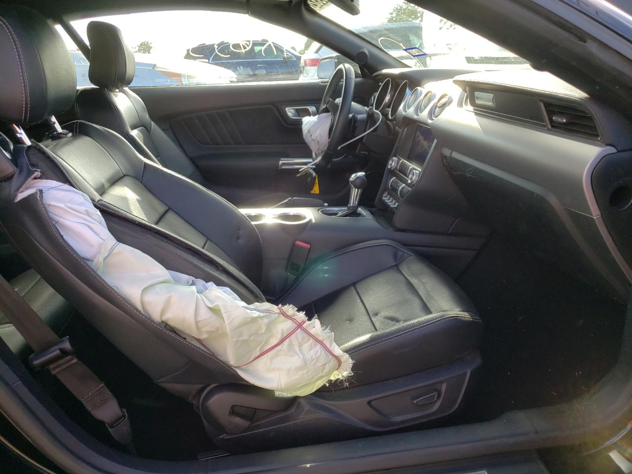 Photo 5 from auction – 2021 FORD MUSTANG with VIN 1FATP8UH2M5125152