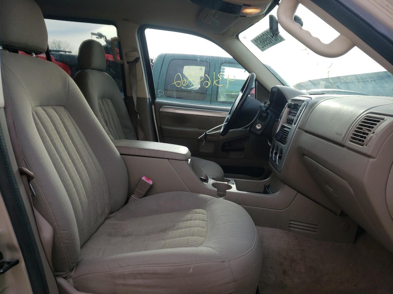 Photo 5 from auction – 2005 MERCURY MOUNTAINEE with VIN 4M2DU86K15UJ06366