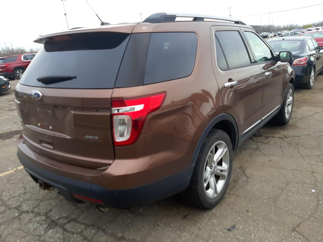 Photo 4 from auction – 2011 FORD EXPLORER L with VIN 1FMHK8F81BGA57872