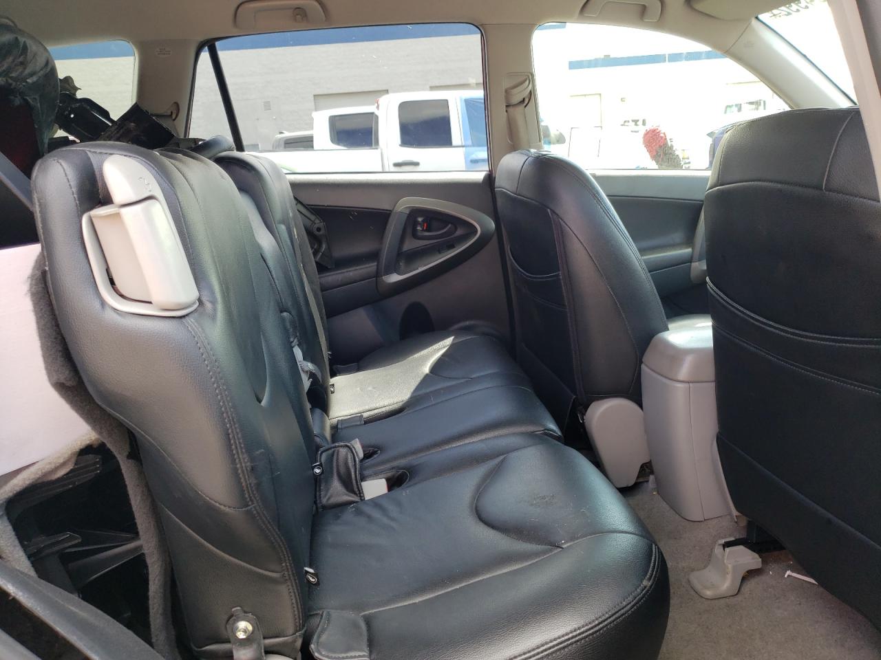 Photo 6 from auction – 2012 TOYOTA RAV4 with VIN JTMKF4DV7C5049353
