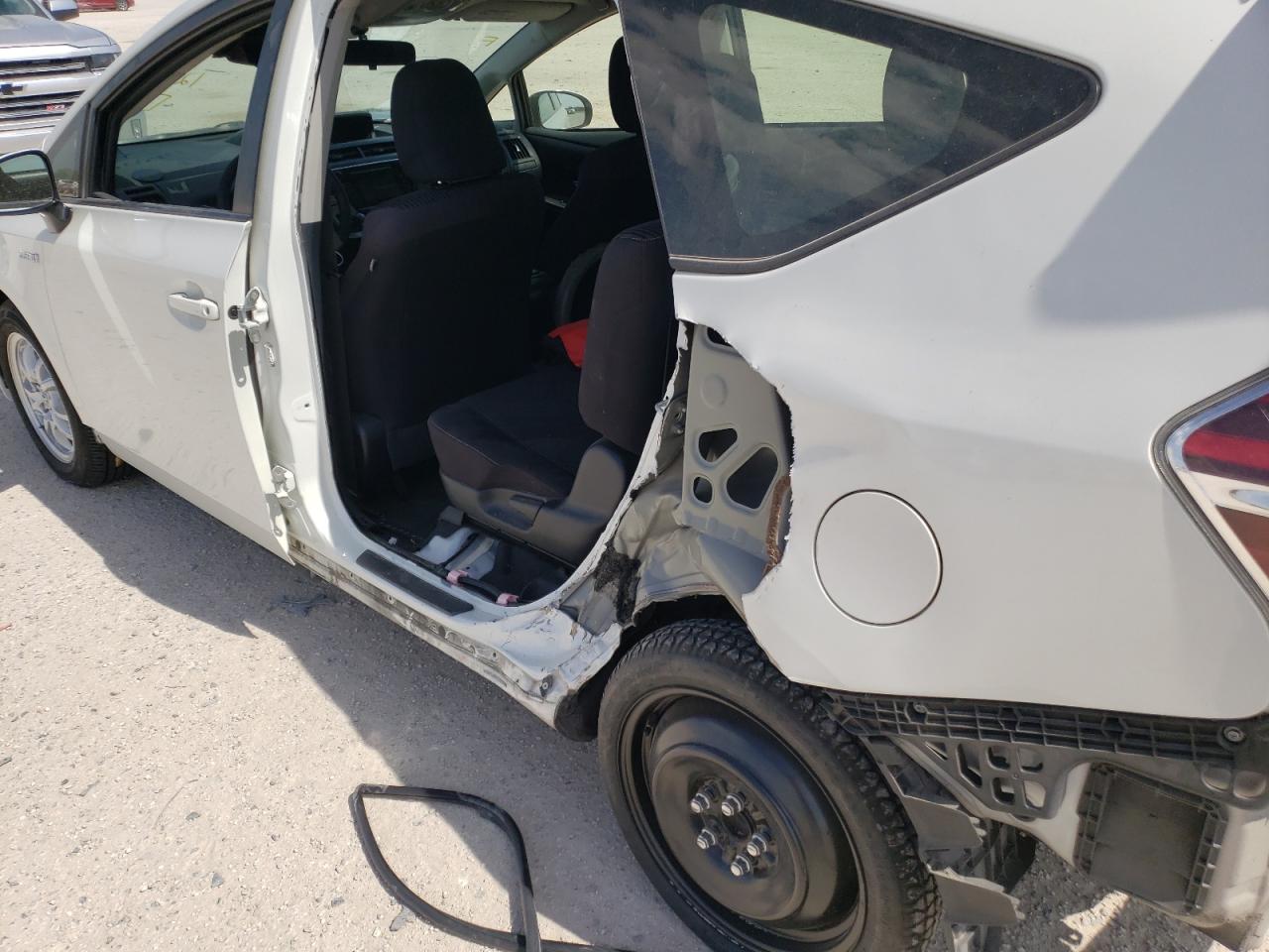 Photo 9 from auction – 2017 TOYOTA PRIUS V with VIN JTDZN3EU0HJ064356