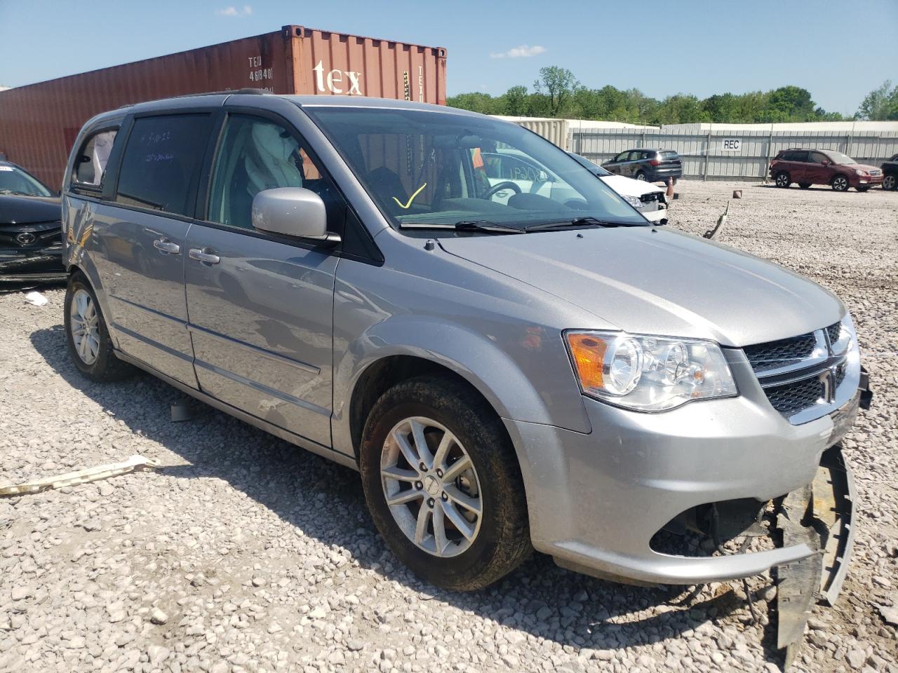 DODGE GRAND CARA 2016 with VIN 2C4RDGCG2GR352333 - Photo from auction