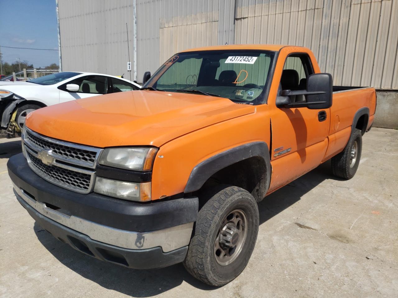Photo 2 from auction – 2005 CHEVROLET SILVERADO with VIN 1GCHK24215E294958