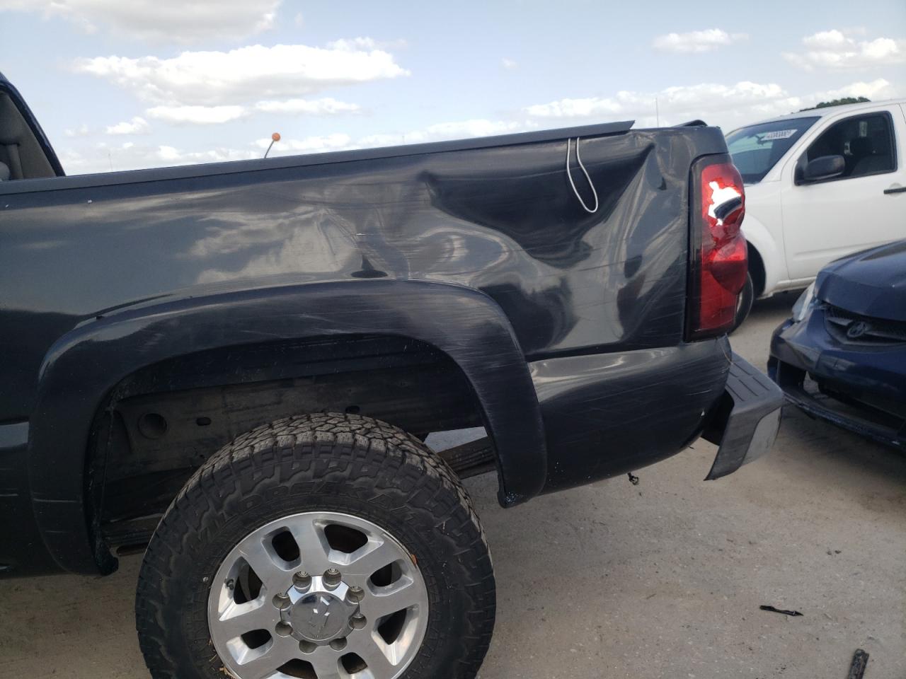 Zdjęcie 9 z aukcji – 2003 CHEVROLET SILVERADO z VIN 1GCHK23U03F190553