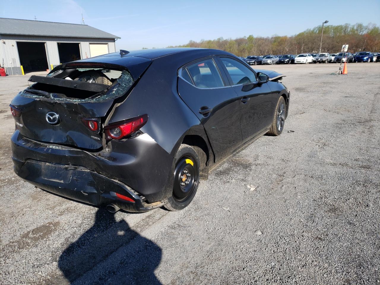 Photo 4 from auction – 2019 MAZDA 3 PREFERRE with VIN JM1BPAMM8K1132167