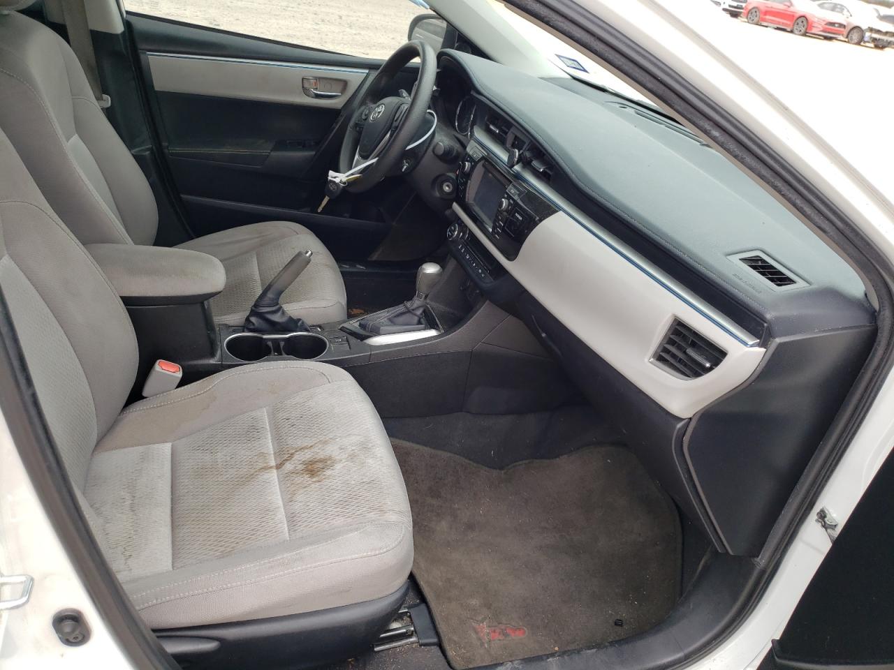 Photo 5 from auction – 2015 TOYOTA COROLLA L with VIN 5YFBURHE9FP352719