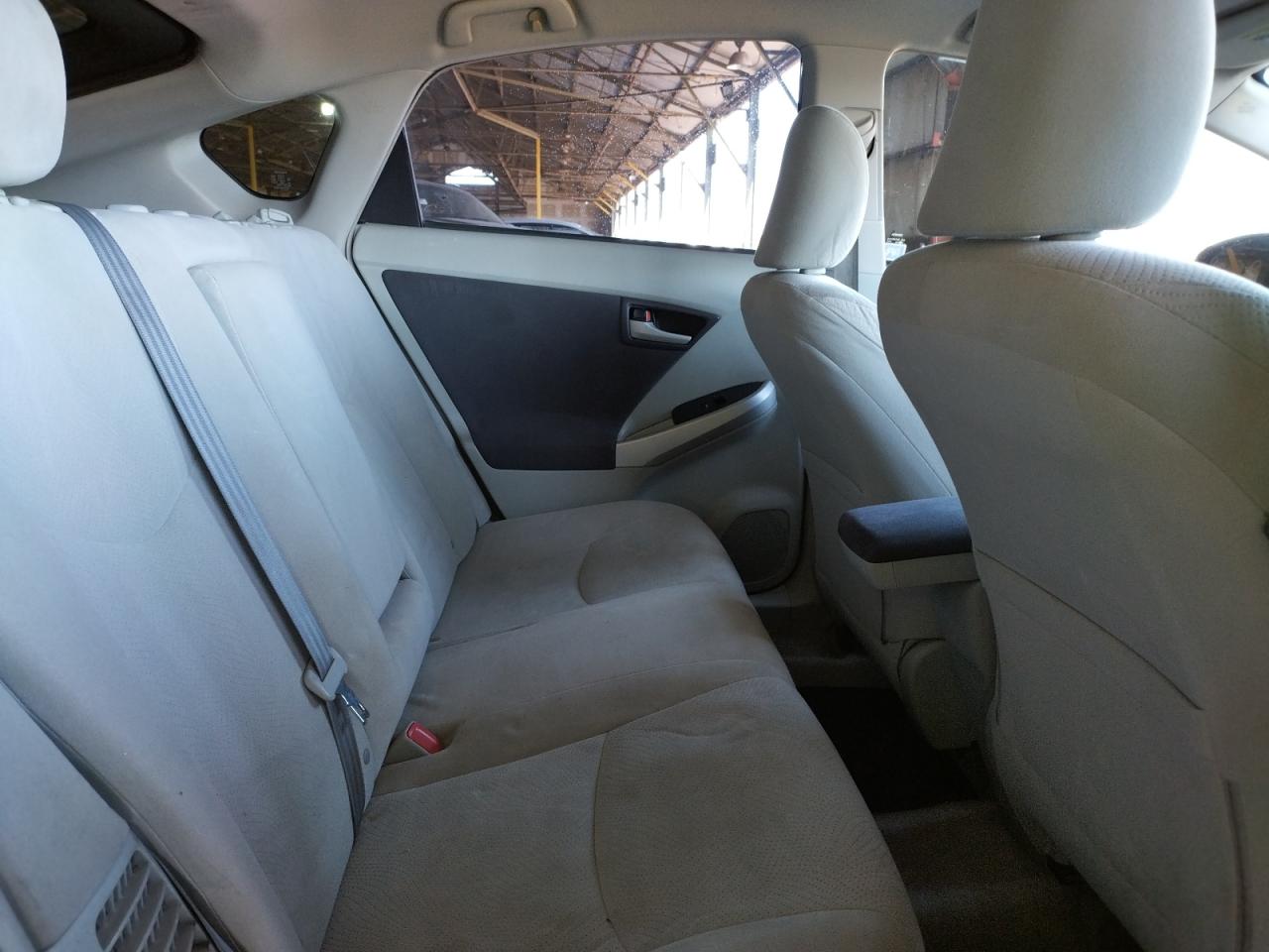 Photo 6 from auction – 2011 TOYOTA PRIUS with VIN JTDKN3DU6B5365281
