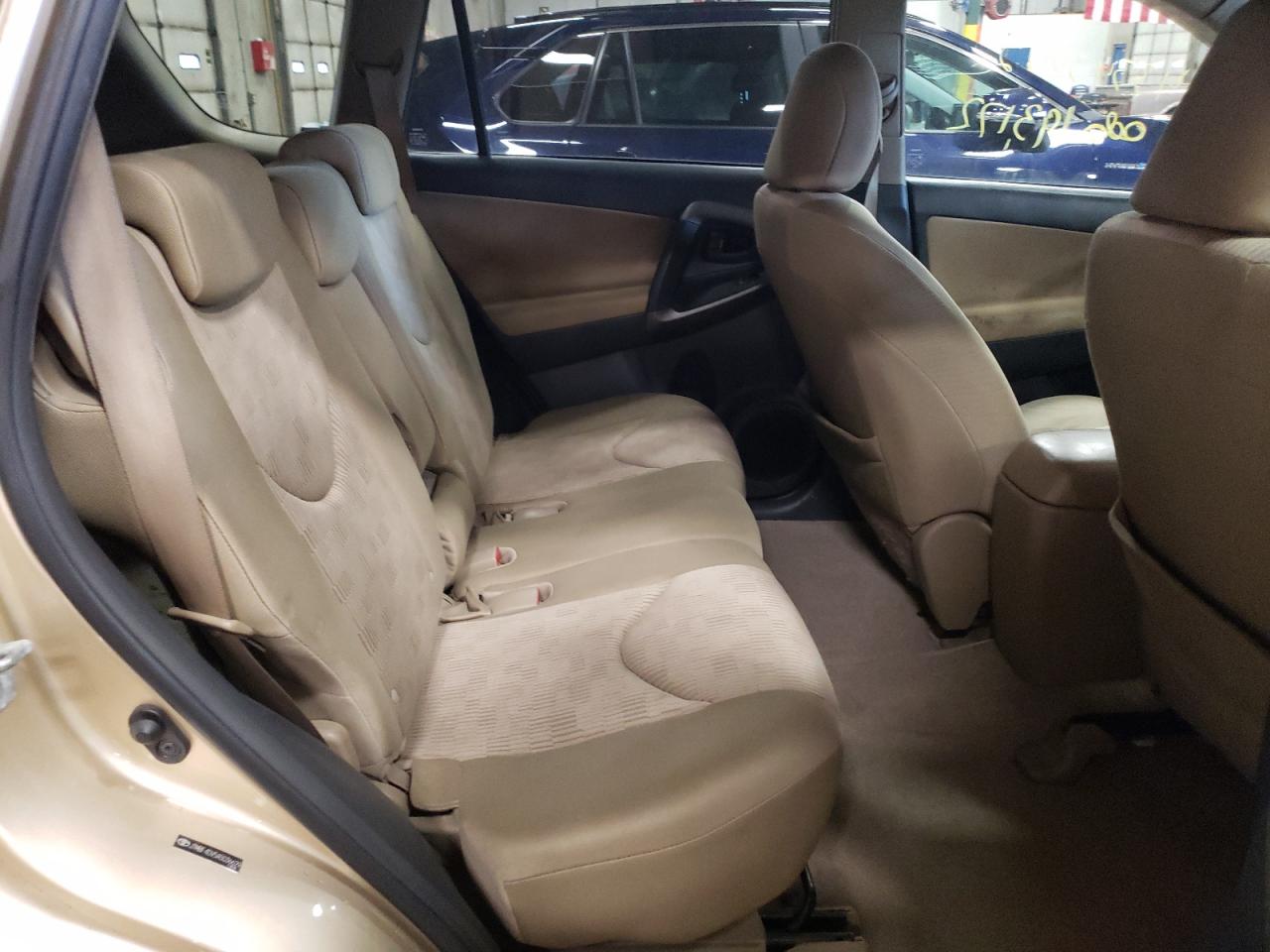 Photo 6 from auction – 2010 TOYOTA RAV4 with VIN JTMBF4DV5A5036629