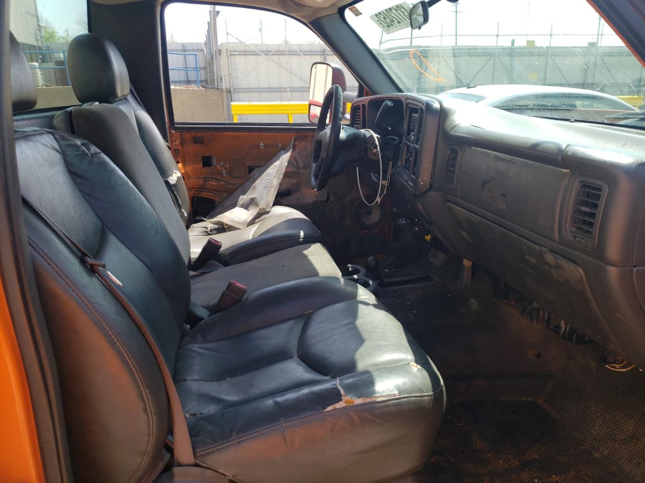 Photo 5 from auction – 2005 CHEVROLET SILVERADO with VIN 1GCHK24215E294958
