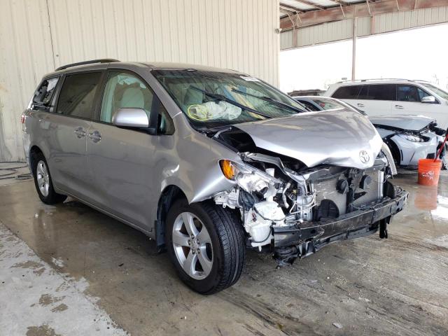 TOYOTA SIENNA LE 2017 with VIN 5TDKZ3DC3HS799527 - Photo from auction