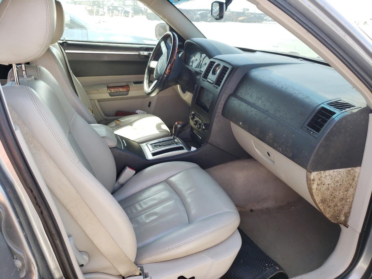 Photo 5 from auction – 2006 CHRYSLER 300C with VIN 2C3KA63HX6H356555