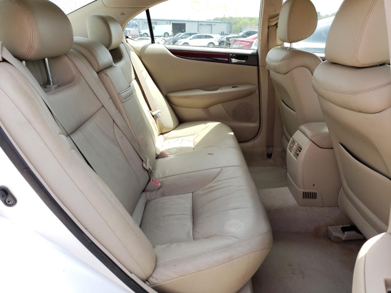 Photo 6 from auction – 2004 LEXUS ES 330 with VIN JTHBA30GX45040159