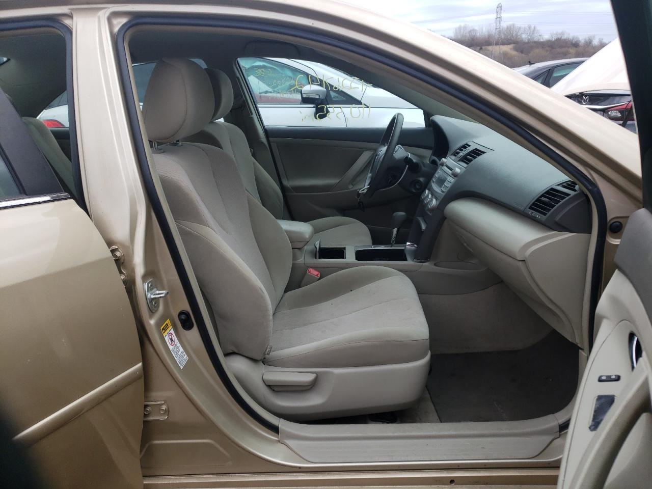 Photo 5 from auction – 2011 TOYOTA CAMRY BASE with VIN 4T1BF3EK1BU204929