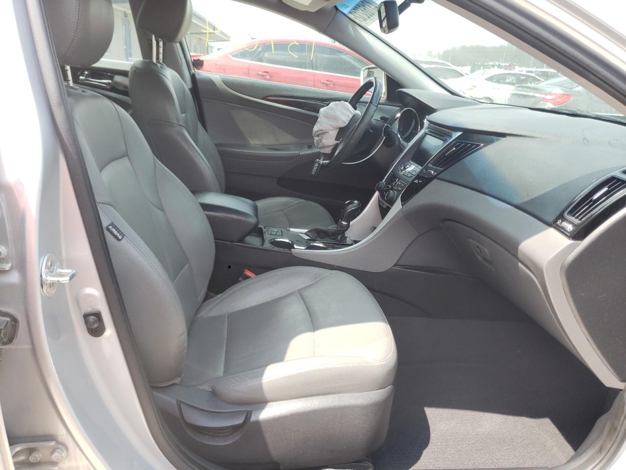 Photo 5 from auction – 2012 HYUNDAI SONATA SE with VIN 5NPEC4AC1CH481249