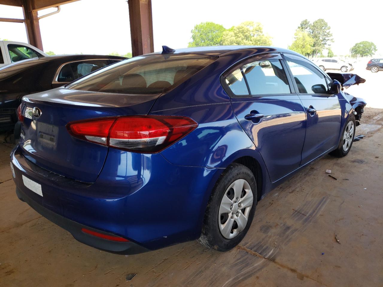 Photo 4 from auction – 2017 KIA FORTE LX with VIN 3KPFK4A72HE099608