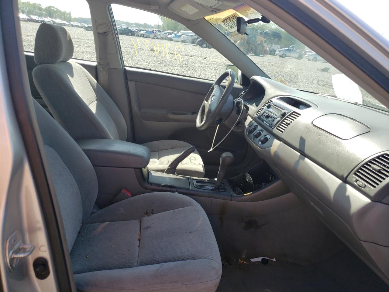 Photo 5 from auction – 2003 TOYOTA CAMRY LE with VIN 4T1BE32K03U706551
