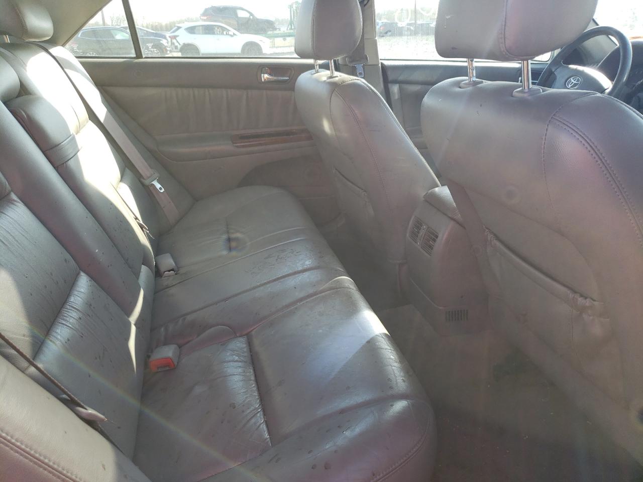 Photo 6 from auction – 2004 TOYOTA CAMRY LE with VIN 4T1BF30K54U583802