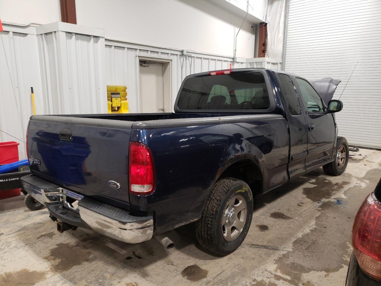 Photo 4 from auction – 2002 FORD F150 with VIN 1FTRX17W42NA61960