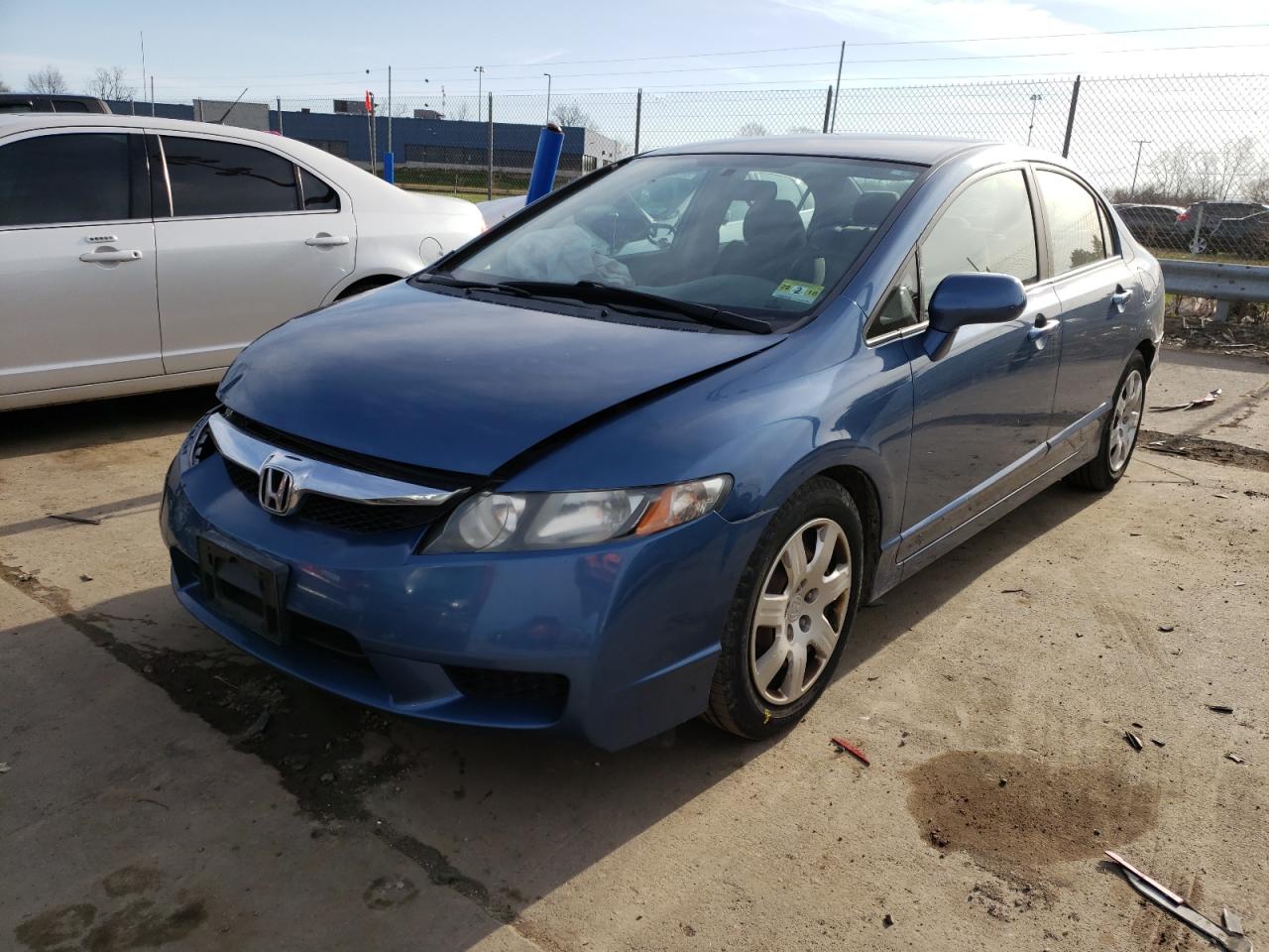 Zdjęcie 2 z aukcji – 2011 HONDA CIVIC LX z VIN 19XFA1F59BE046579
