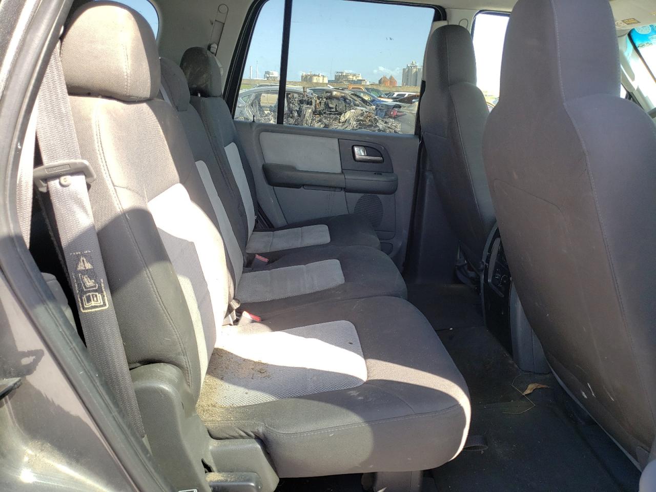 Photo 6 from auction – 2004 FORD EXPEDITION with VIN 1FMRU15W34LA62460