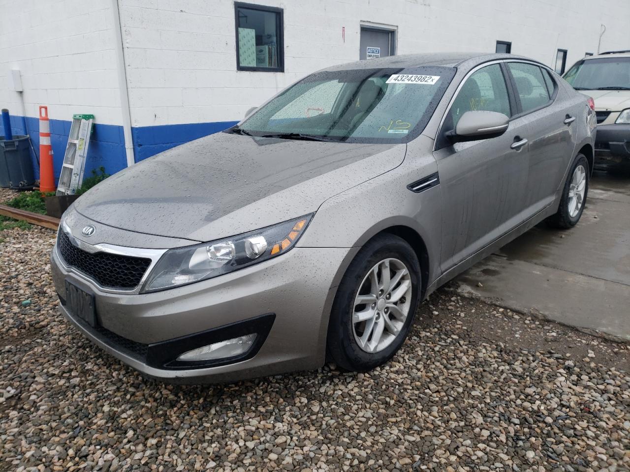 Photo 2 from auction – 2013 KIA OPTIMA LX with VIN 5XXGM4A79DG187426