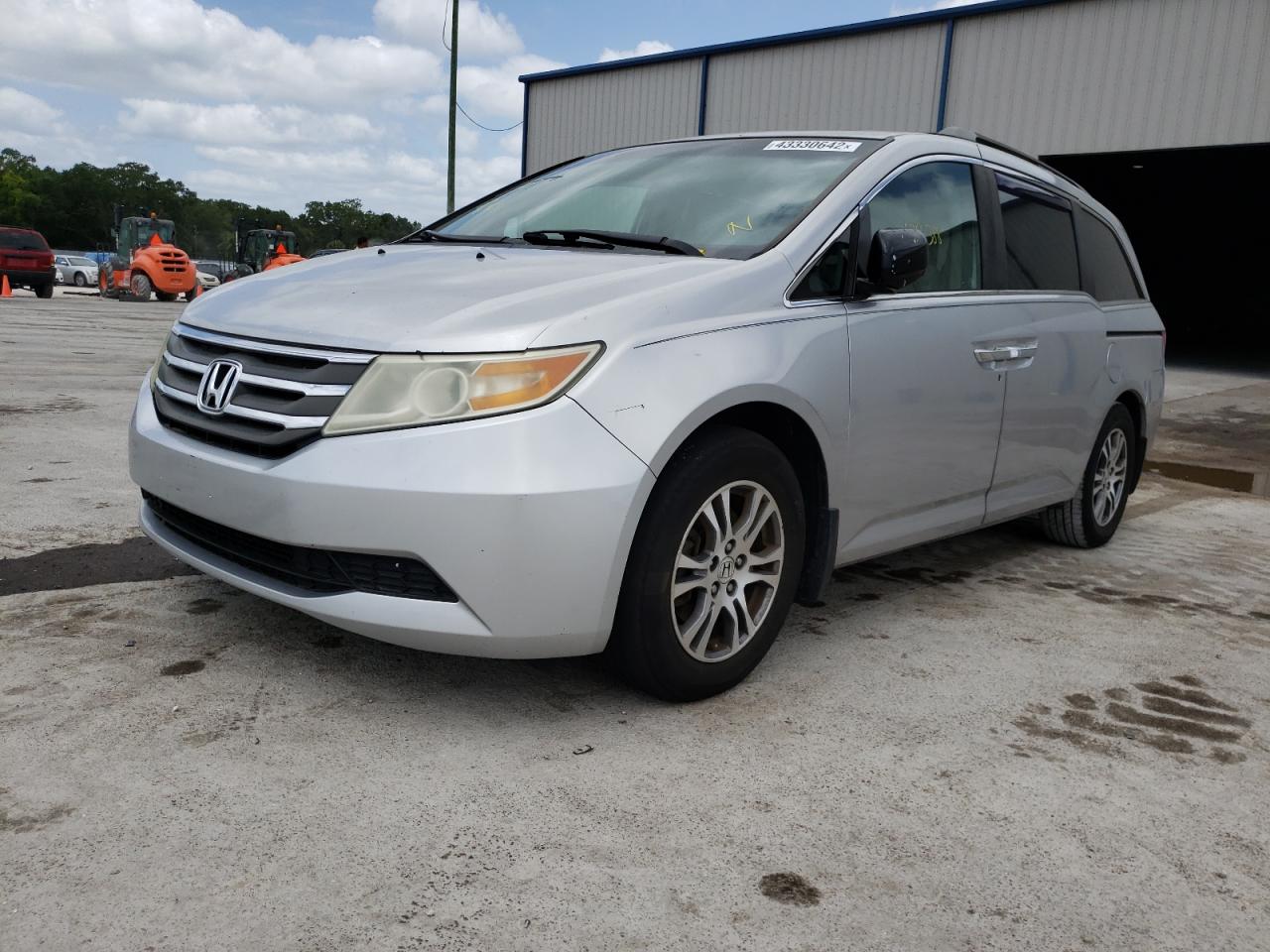 Photo 2 from auction – 2011 HONDA ODYSSEY EX with VIN 5FNRL5H68BB088482