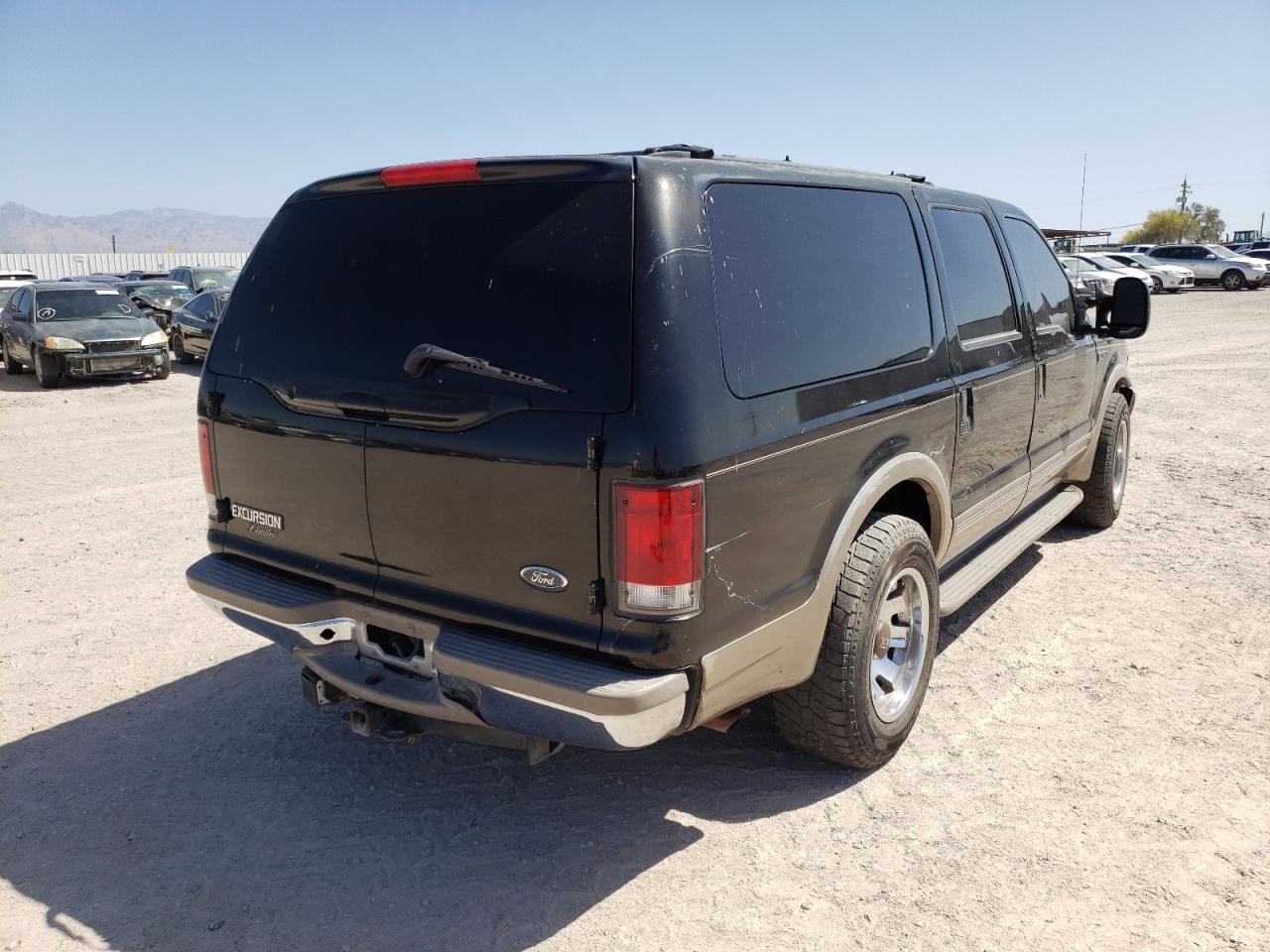 Photo 4 from auction – 2000 FORD EXCURSION with VIN 1FMNU42S1YEB17273
