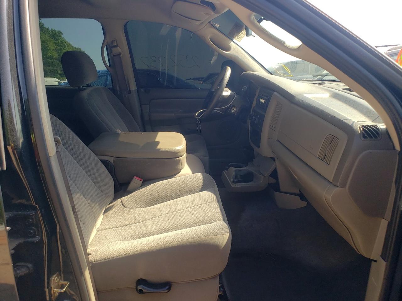 Zdjęcie 5 z aukcji – 2005 DODGE RAM 1500 S z VIN 1D7HA18D15J539554