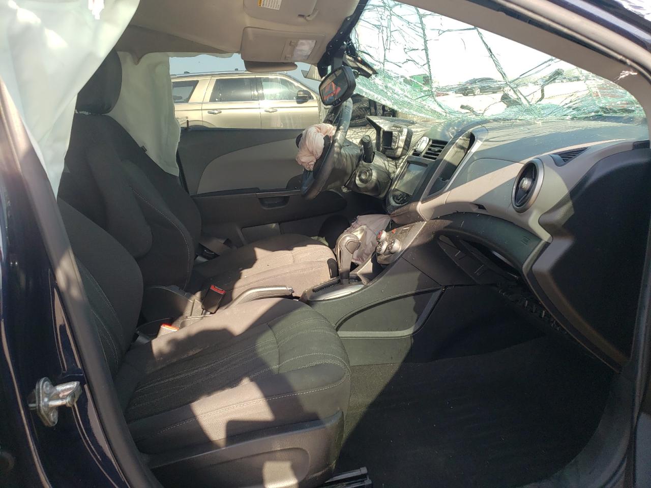 Photo 5 from auction – 2015 CHEVROLET SONIC LT with VIN 1G1JC5SH1F4166100