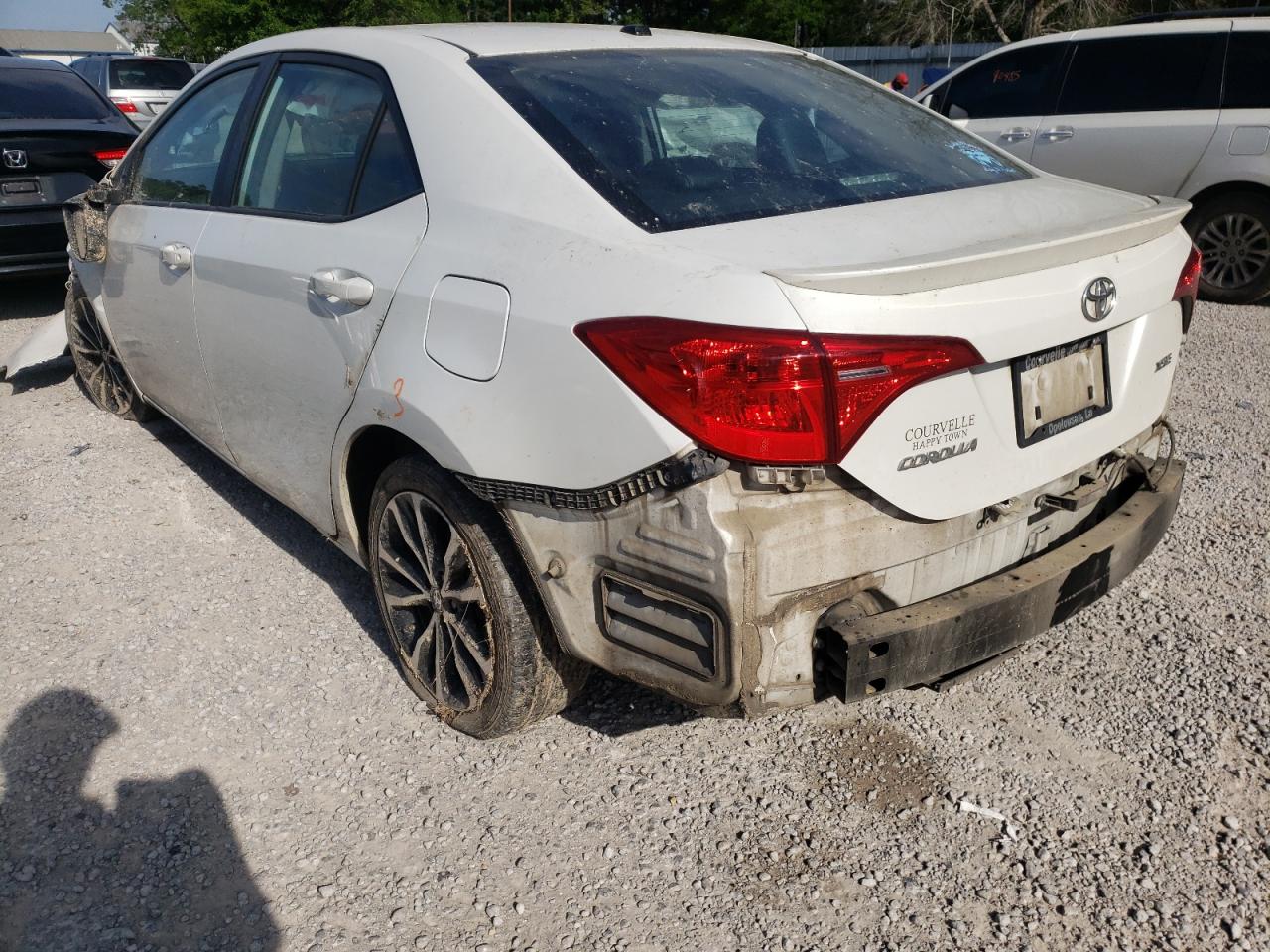 Photo 3 from auction – 2017 TOYOTA COROLLA L with VIN 5YFBURHE4HP574152