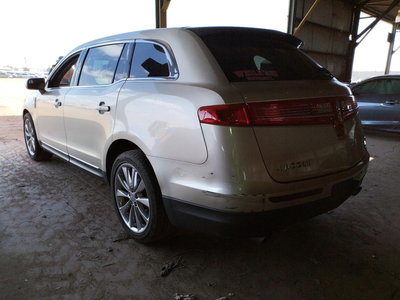 Photo 3 from auction – 2010 LINCOLN MKT with VIN 2LMHJ5AT7ABJ03390