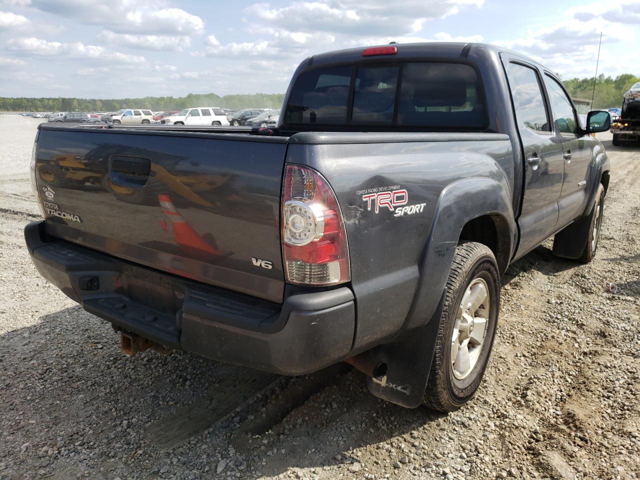 Photo 4 from auction – 2011 TOYOTA TACOMA DOU with VIN 5TFLU4EN7BX014954