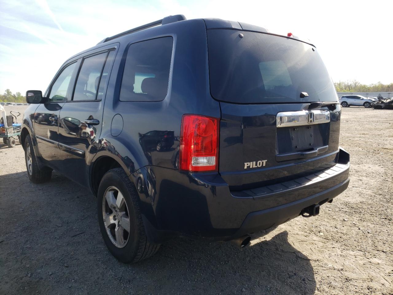 Photo 3 from auction – 2011 HONDA PILOT EX with VIN 5FNYF3H41BB015914