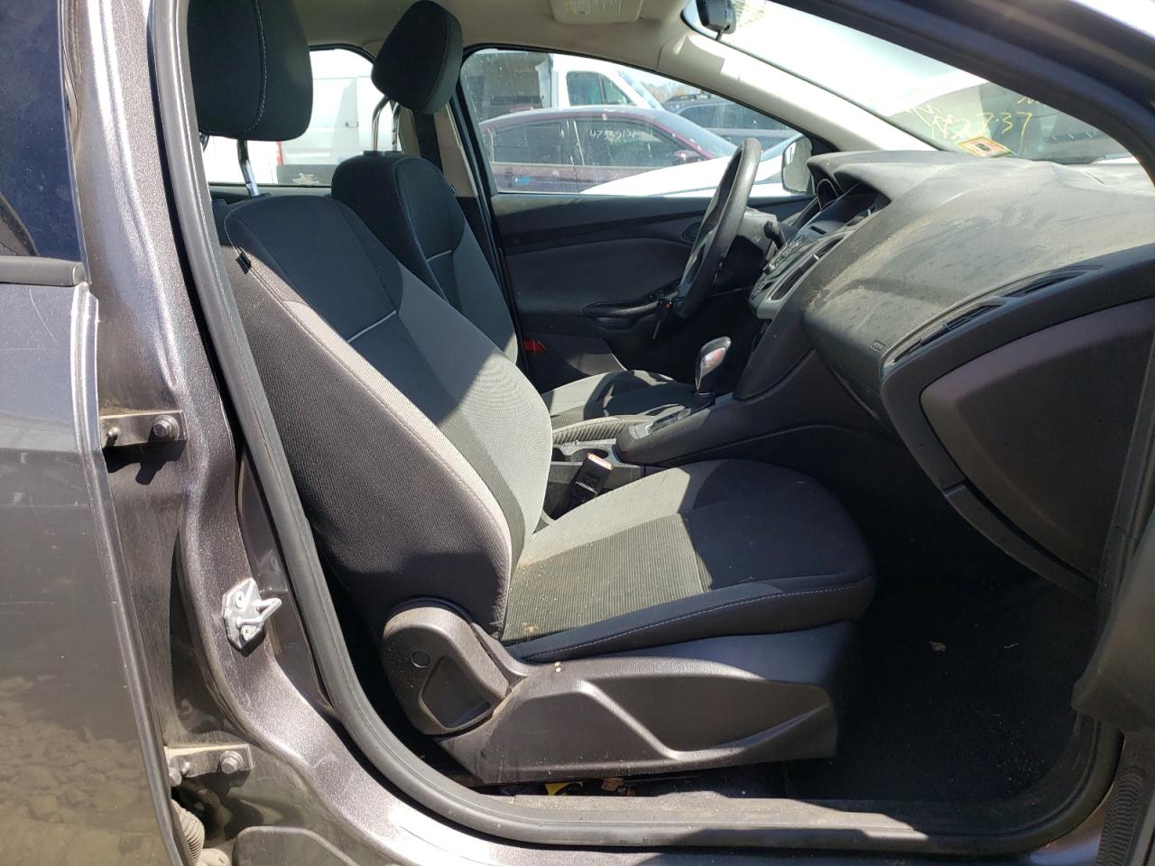 Photo 5 from auction – 2012 FORD FOCUS SE with VIN 1FAHP3F28CL217443