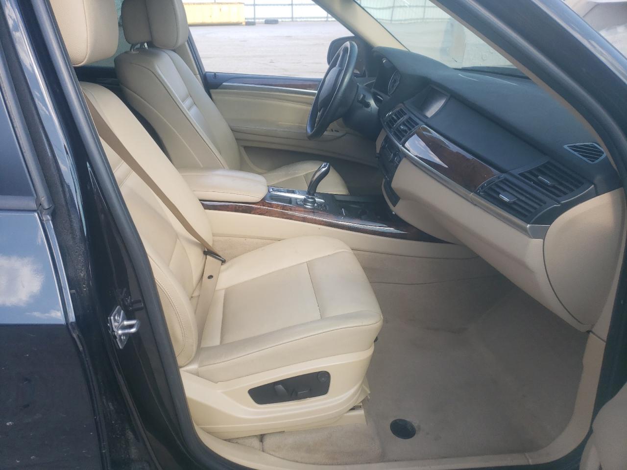 Photo 5 from auction – 2012 BMW X5 XDRIVE3 with VIN 5UXZV4C5XCL992303