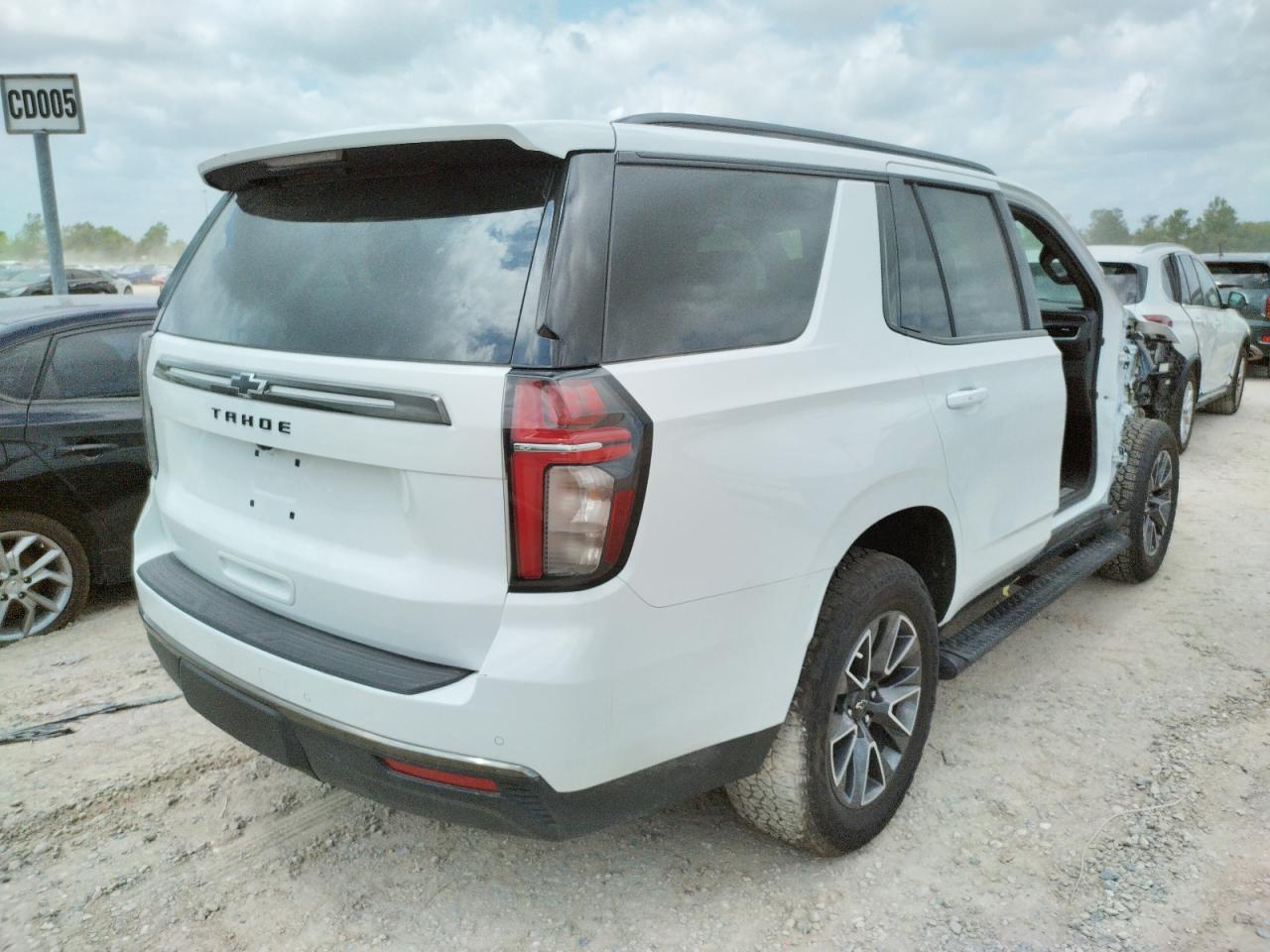 Photo 4 from auction – 2021 CHEVROLET TAHOE K150 with VIN 1GNSKPKD4MR381663