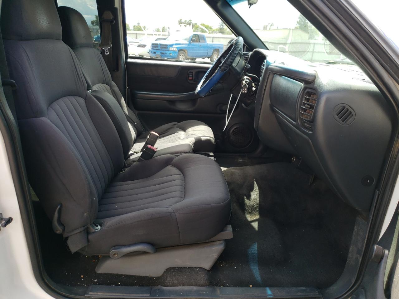 Photo 5 from auction – 2003 CHEVROLET S10 with VIN 1GCCS19X538221094