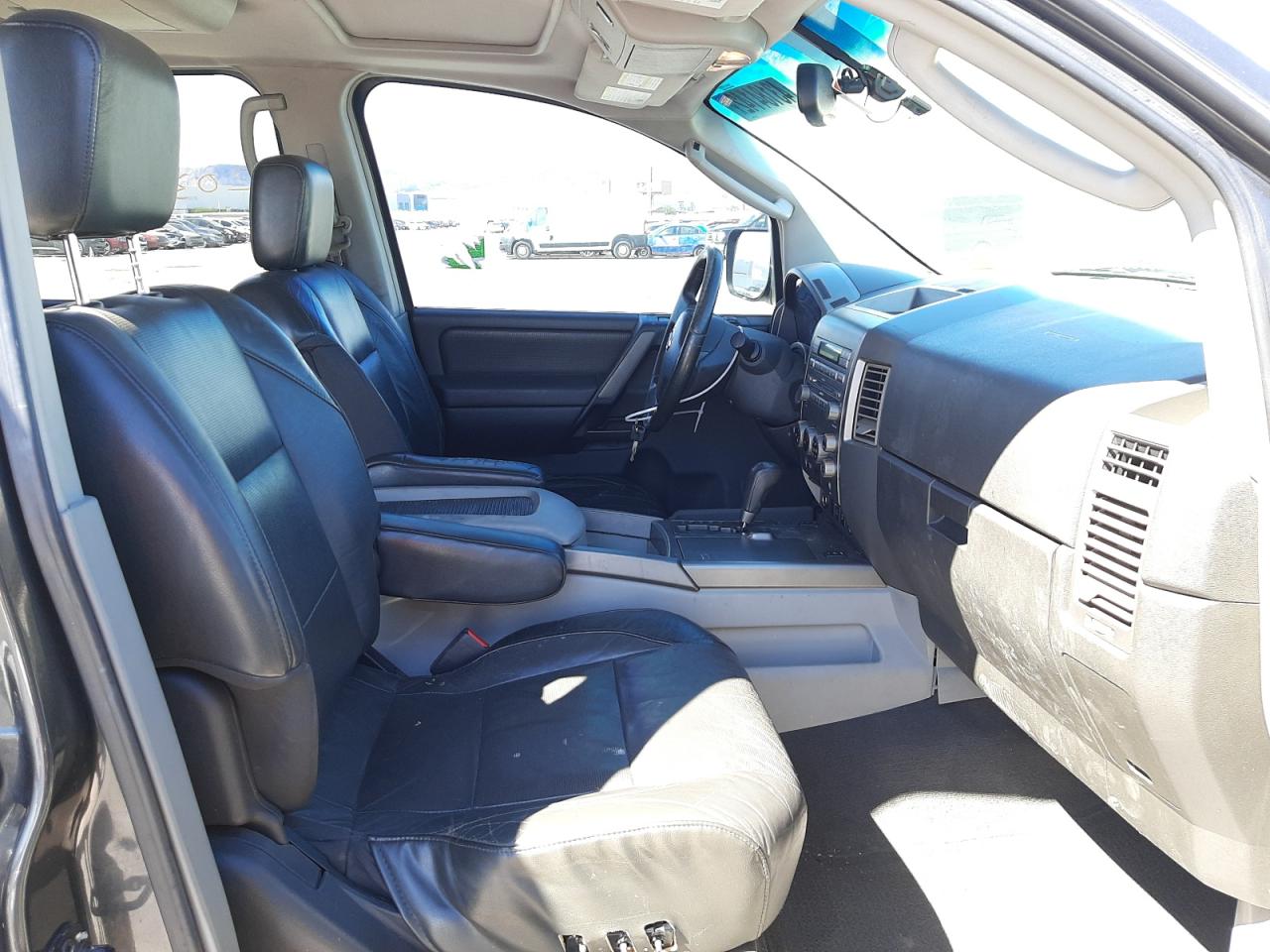 Photo 5 from auction – 2004 NISSAN ARMADA SE with VIN 5N1AA08B14N739549